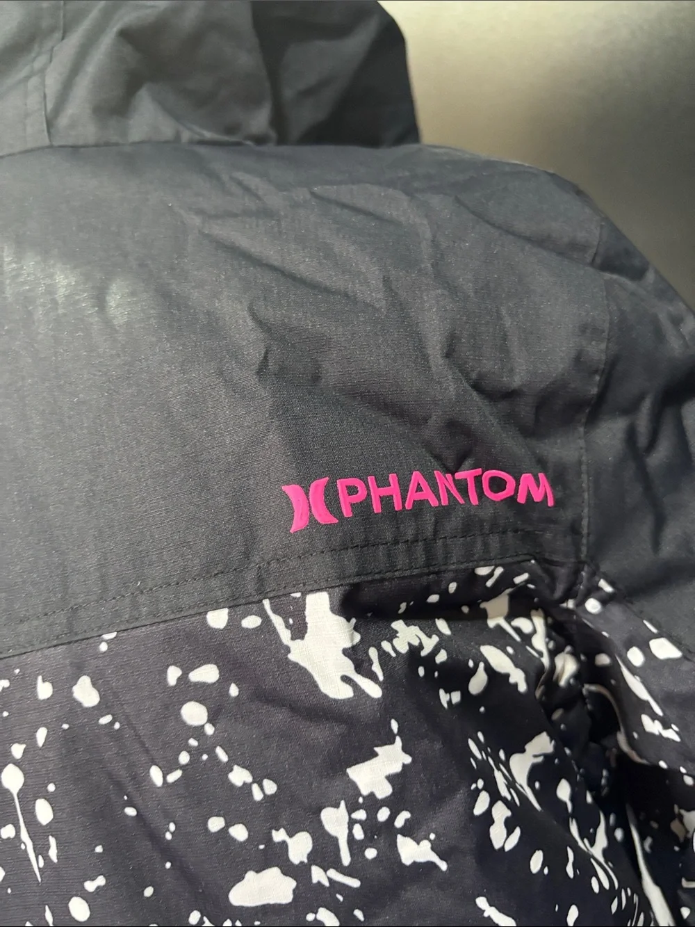 Hurley Phantom Snowboard coat,hood,powder skirt,heat mesh,cold seal,water resist
